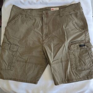 Wrangler Men's Cargo Shorts – Olive Green Utility Style Size 40
